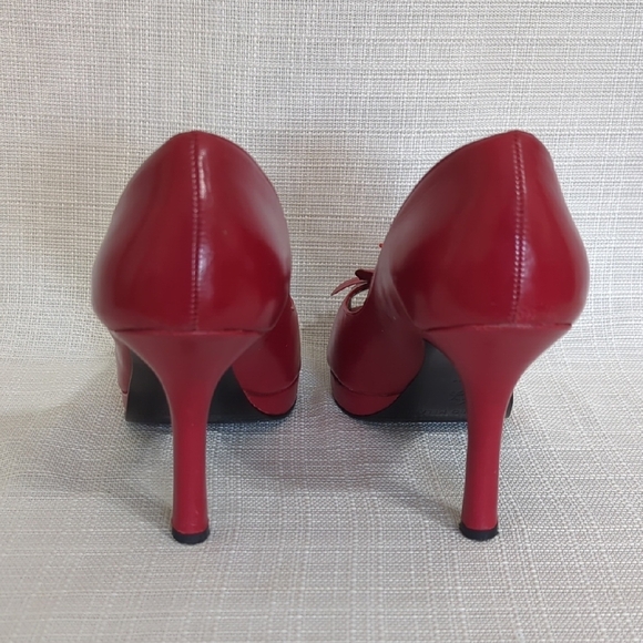 Antonio Melani Leather Heels Women's 8.5 Red Floral Accent Peep Toe Slip On - Picture 4 of 12